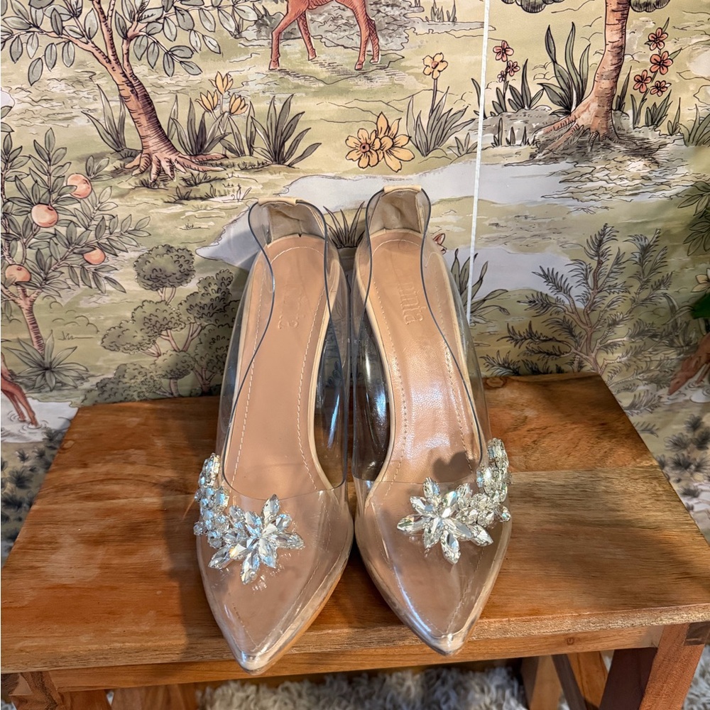 Elegant Clear Floral Embellished Women's Shoes - Picture 3 of 9